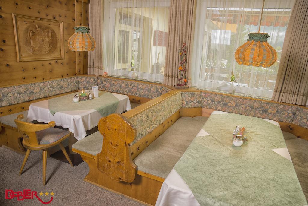 Ferienhotel Dobler Weissenbach am Lech Bagian luar foto