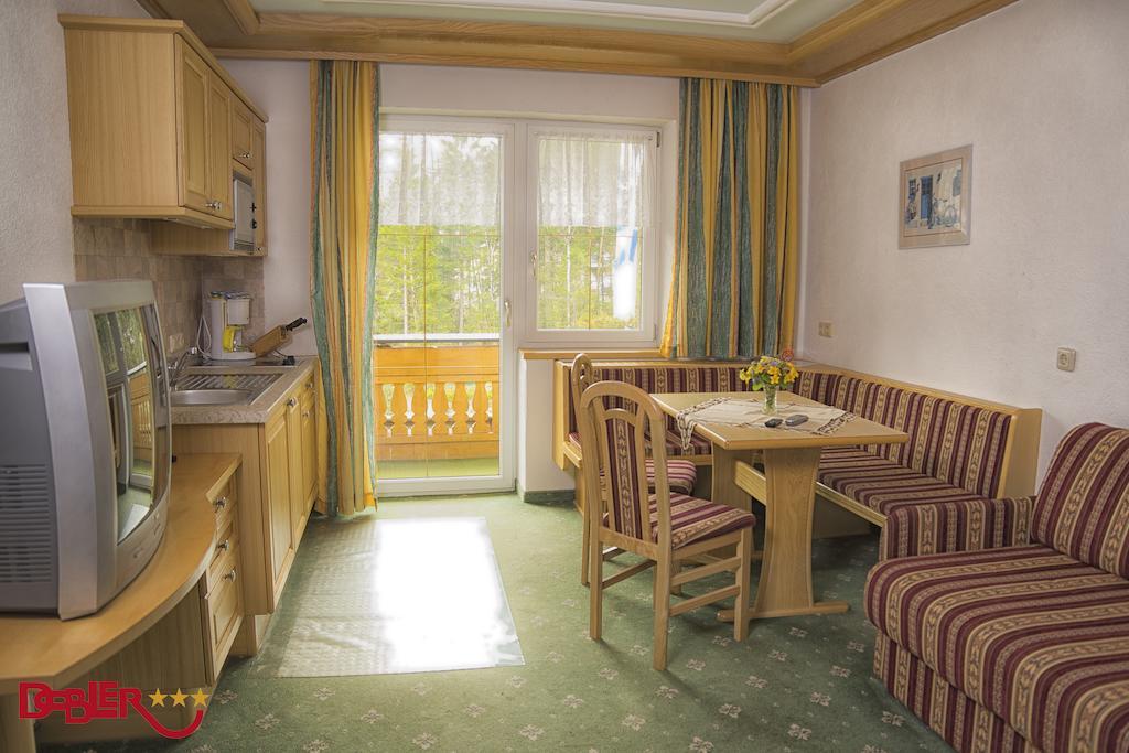 Ferienhotel Dobler Weissenbach am Lech Ruang foto