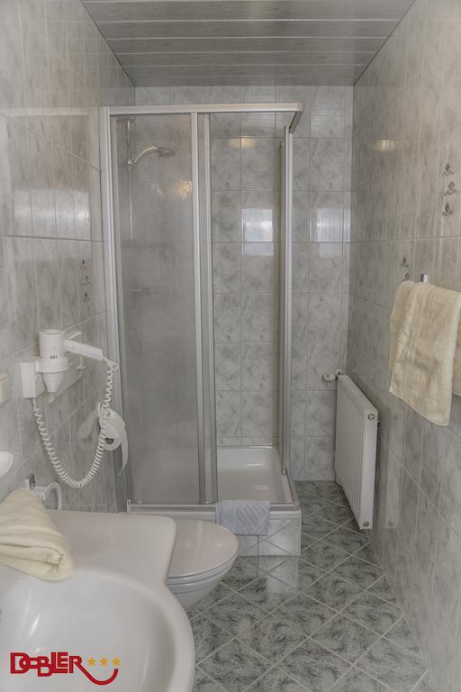 Ferienhotel Dobler Weissenbach am Lech Ruang foto