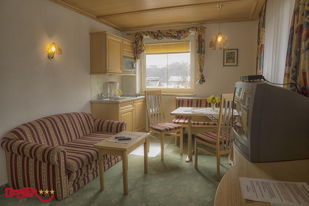 Ferienhotel Dobler Weissenbach am Lech Ruang foto